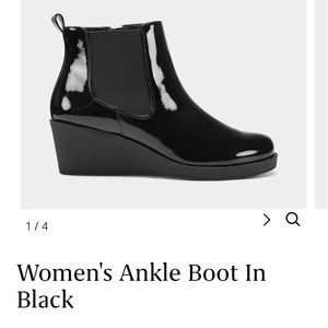 WOMENS BLACK PATENT LEATHER ANKLE BOOT